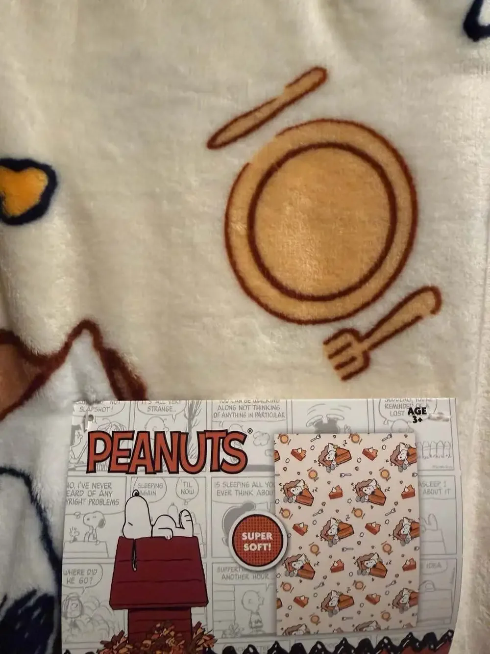 Peanuts Snoopy Thanksgiving Pumpkin Pie Soft Plush Throw Blanket
